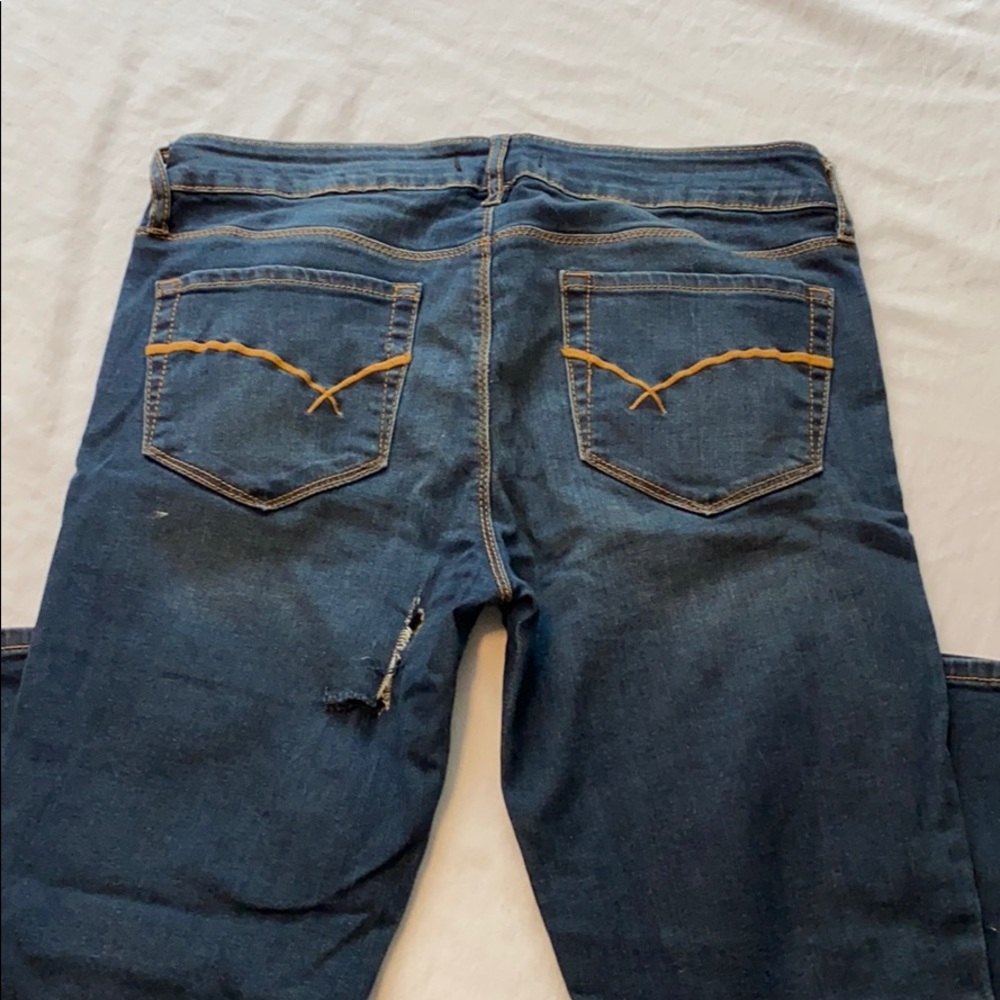 Bullhead Jeans - Picture 5 of 6